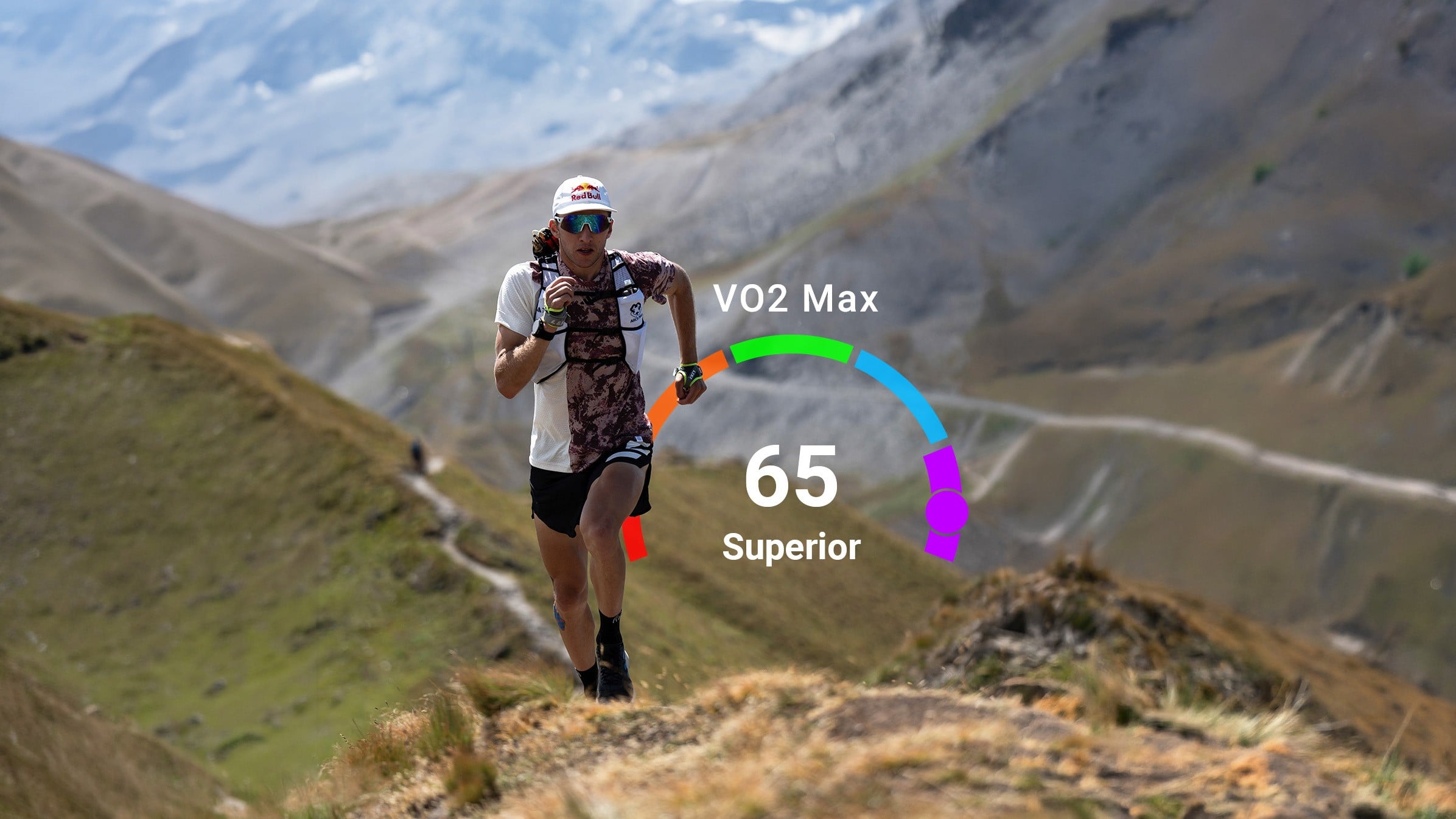 Löpare i fjällmiljö med grafik som visar VO2 max 65, klassificerat som superior.
