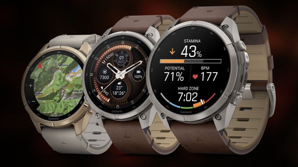 Tre Garmin fēnix 9 Pro-smartwatchar med kartvy, urtavla och Stamina-data